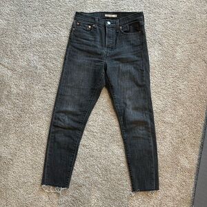 Levi’s black wedgie skinny jean